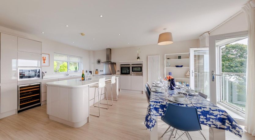 Photo of 4 Bed in Aberdyfi