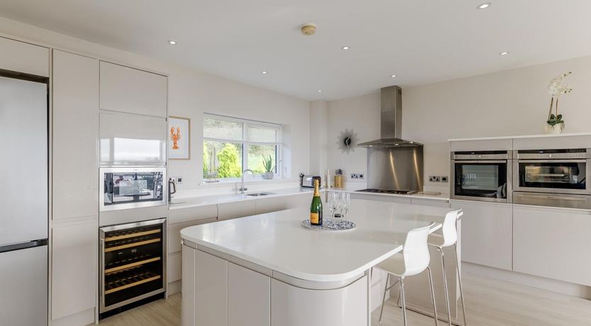 Photo of 4 Bed in Aberdyfi