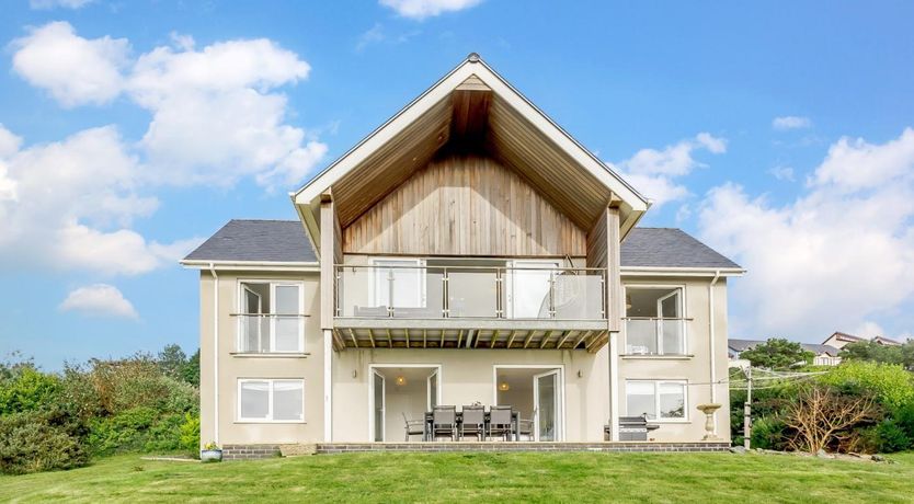 Photo of 4 Bed in Aberdyfi