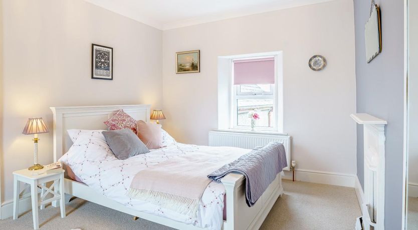 Photo of 3 Bed in Narberth