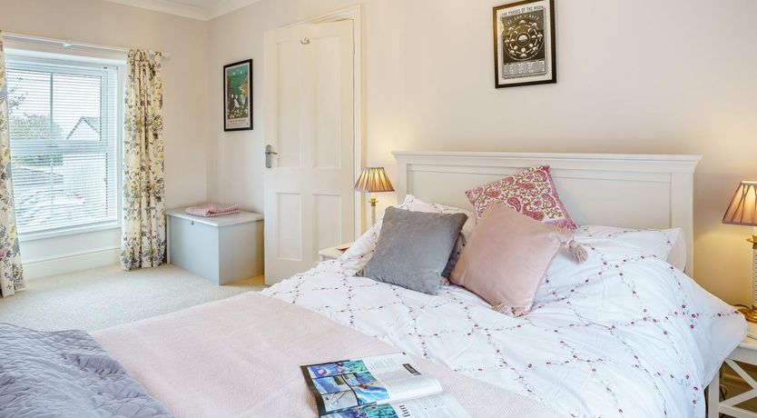 Photo of 3 Bed in Narberth