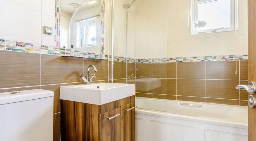 Photo of 2 Bed in Romansleigh