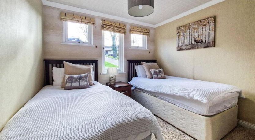 Photo of 2 Bed in Romansleigh