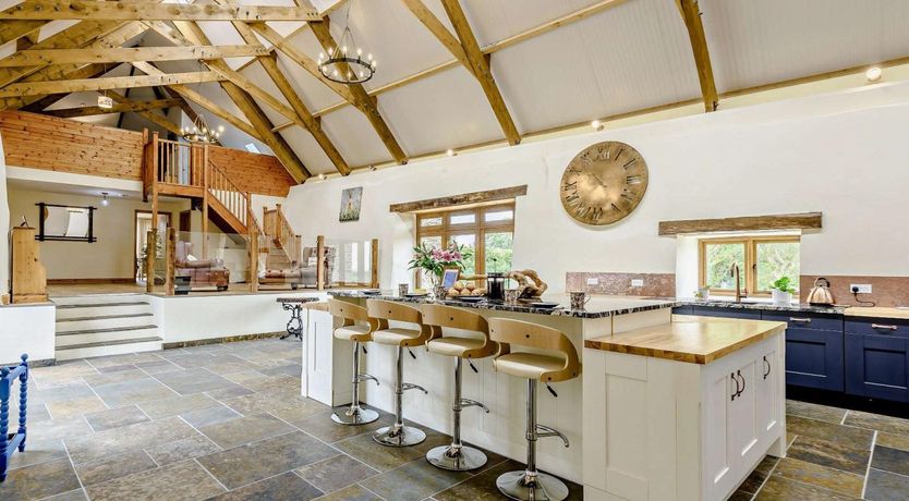 Photo of 6 Bed in Torrington