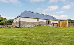 Photo of 6 Bed in Torrington