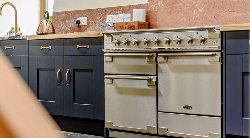 Photo of 6 Bed in Torrington