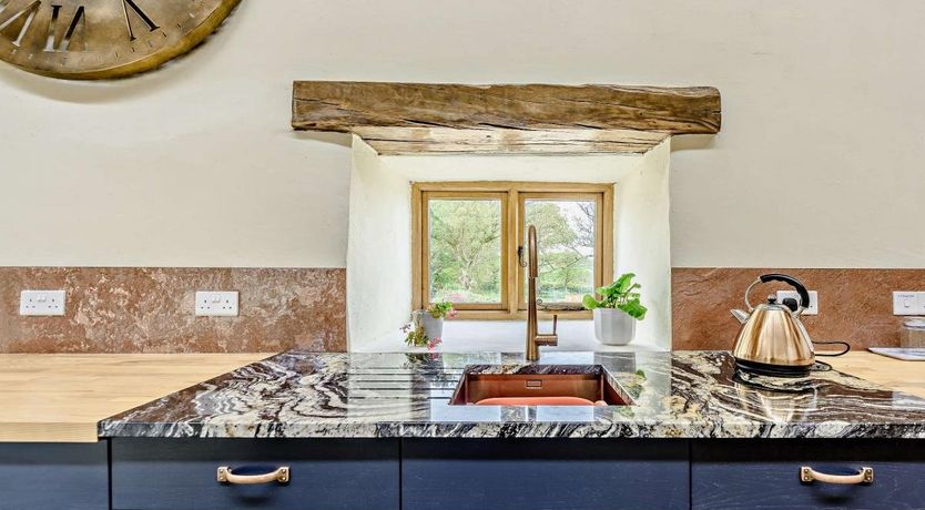 Photo of 6 Bed in Torrington