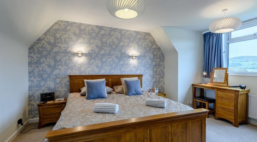 Photo of 3 Bed in Swanage