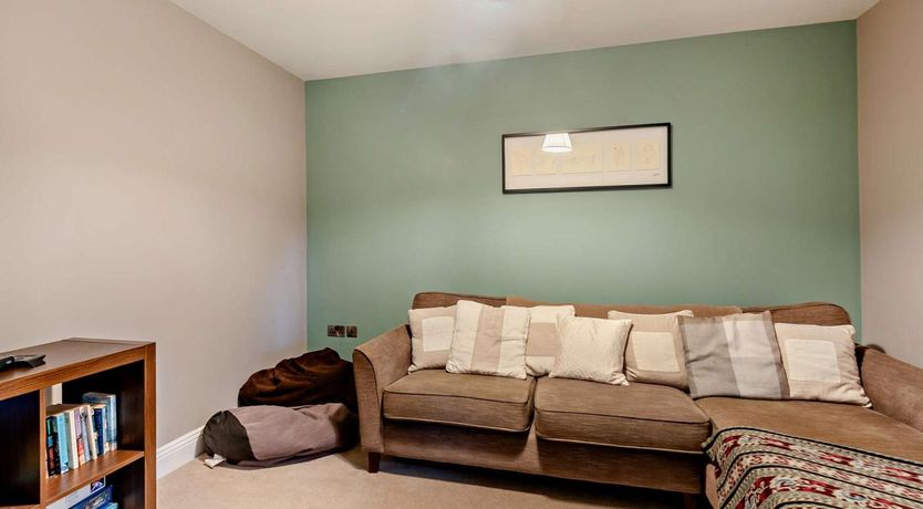 Photo of 5 Bed in Gosforth
