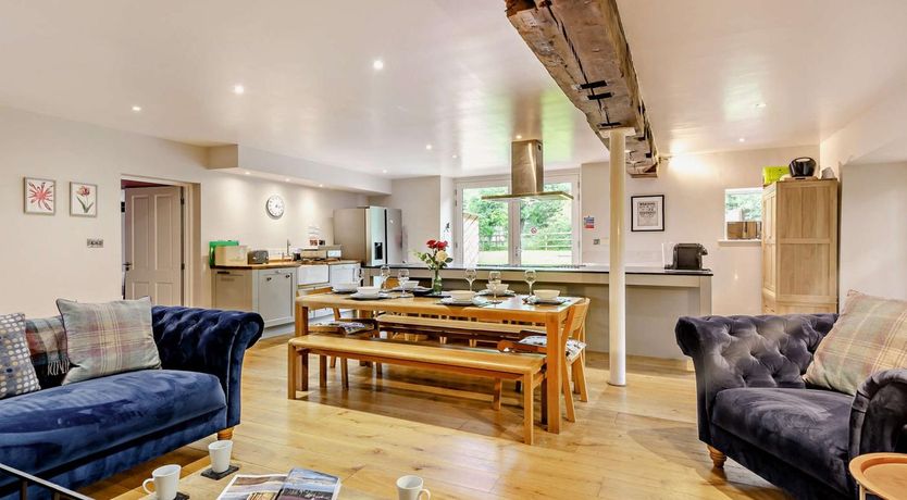 Photo of 5 Bed in Gosforth