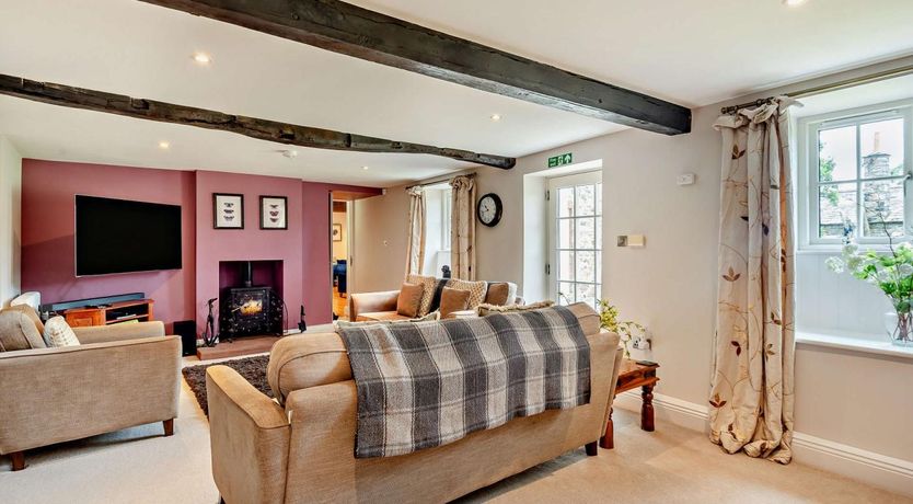 Photo of 5 Bed in Gosforth