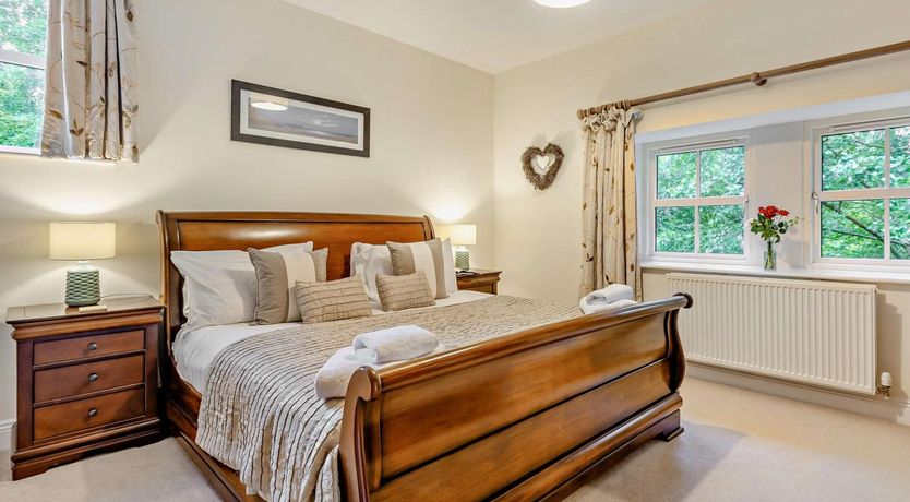 Photo of 5 Bed in Gosforth