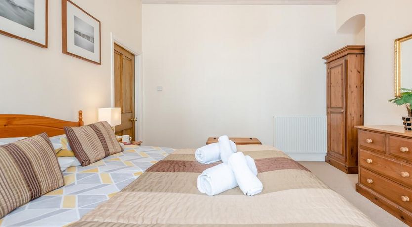 Photo of 6 Bed in Tenby