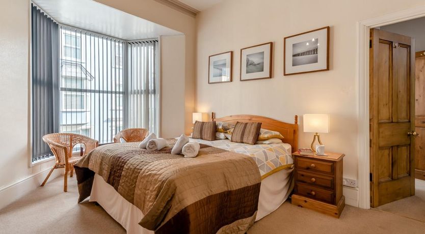 Photo of 6 Bed in Tenby