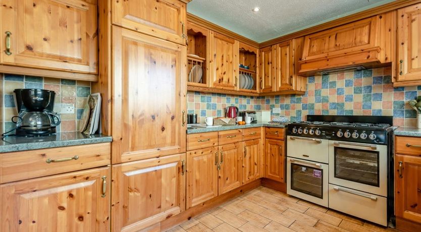 Photo of 6 Bed in Tenby