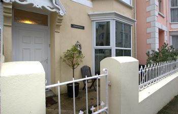 6 Bed in Tenby Holiday Cottage