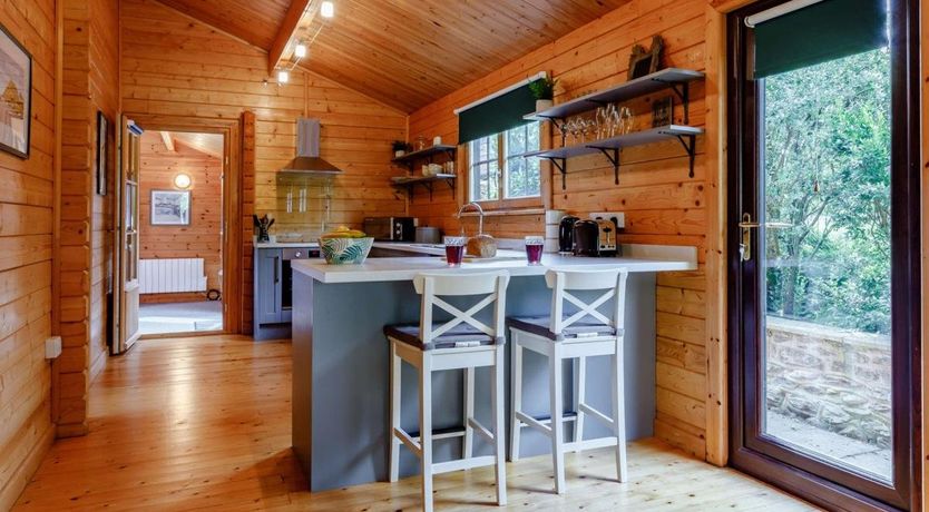 Photo of 2 Bed in Branscombe