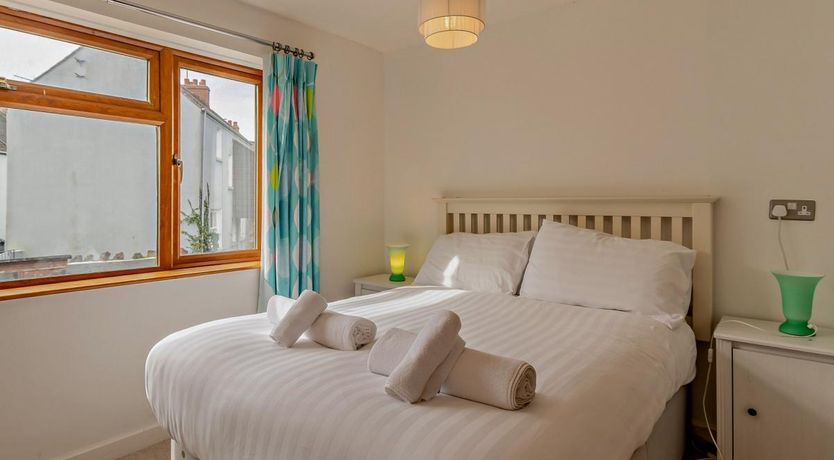 Photo of 3 Bed in Tenby