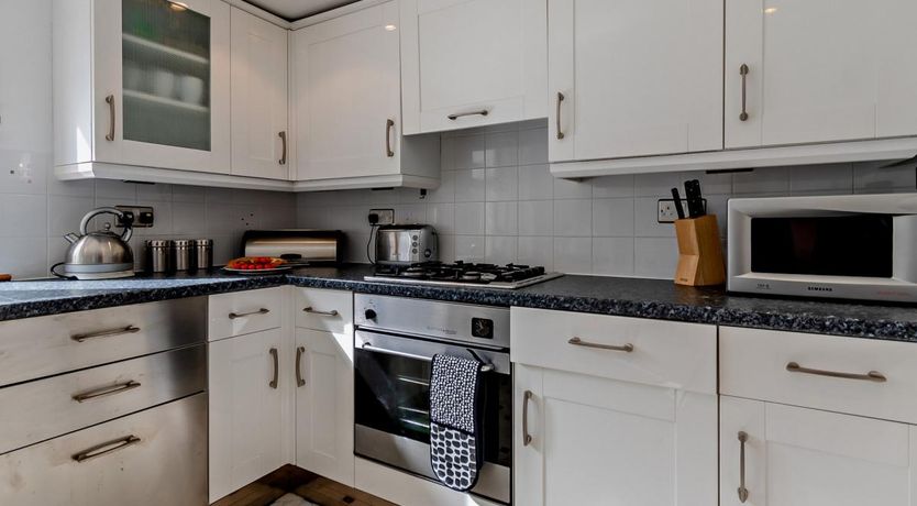 Photo of 3 Bed in Tenby