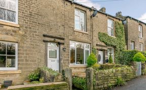 Photo of 2 Bed in High Peak