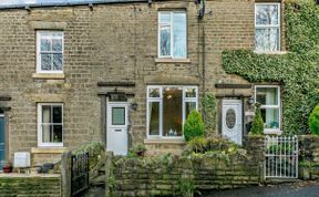 Photo of in Chinley (86413)