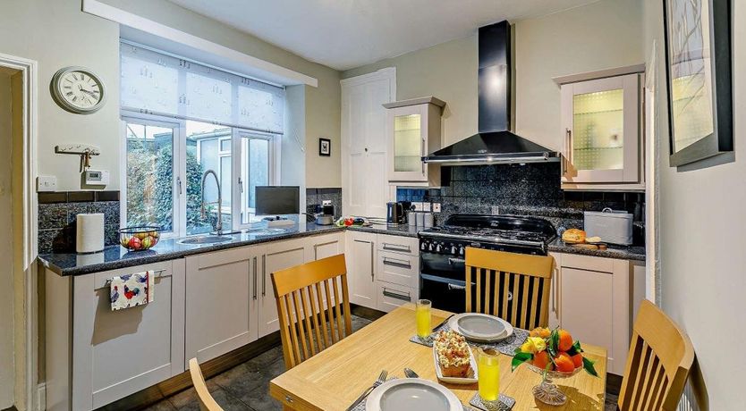 Photo of 2 Bed in Chinley