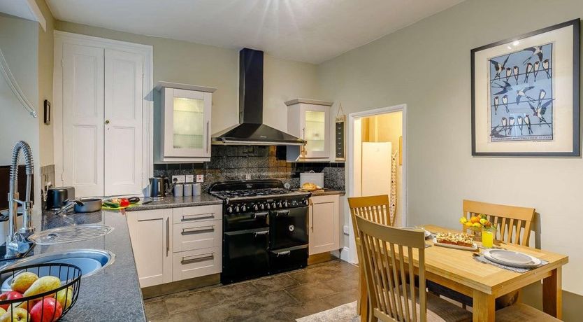 Photo of 2 Bed in Chinley