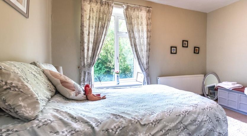 Photo of 2 Bed in Chinley