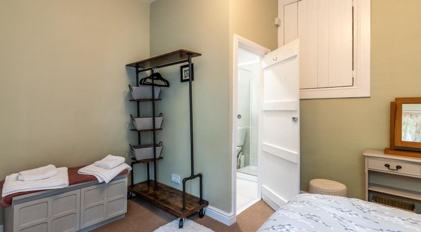 Photo of 2 Bed in Chinley