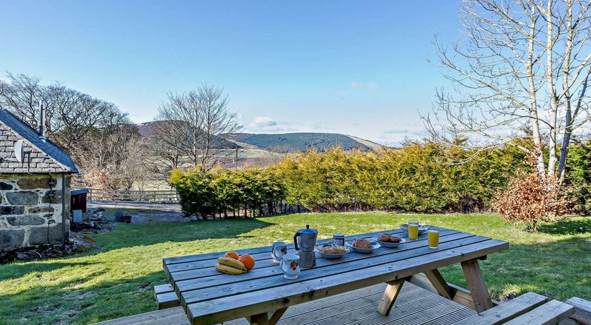 Photo of 2 Bed in Huntly