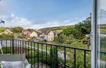 in Lulworth Cove (79228) Holiday Cottage
