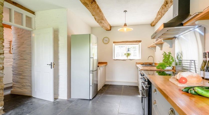 Photo of 4 Bed in Ponthirwaun