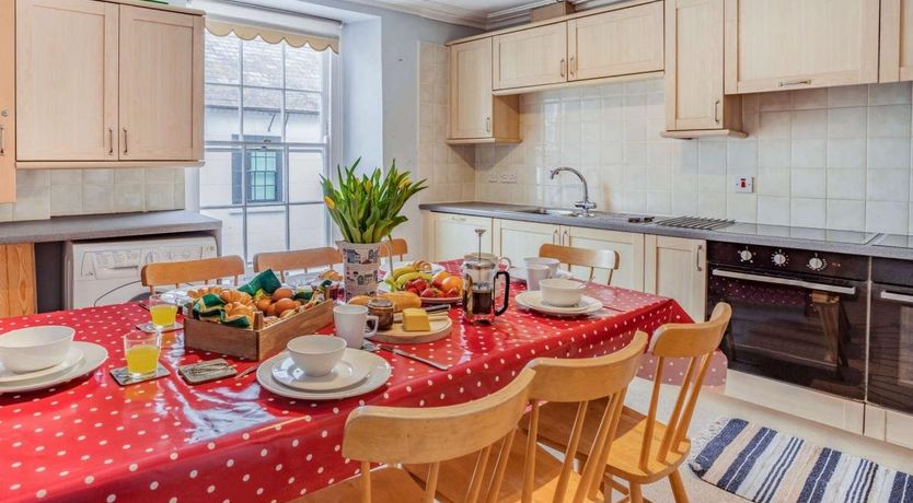 Photo of 4 Bed in Tenby