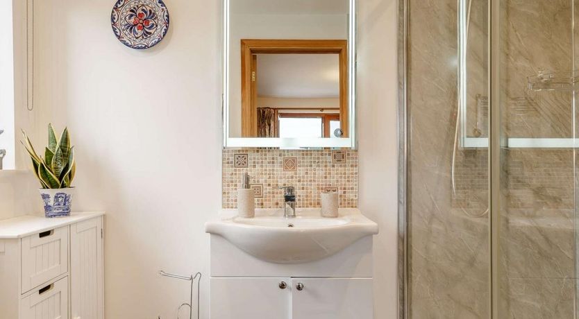 Photo of 1 Bed in St. Neot