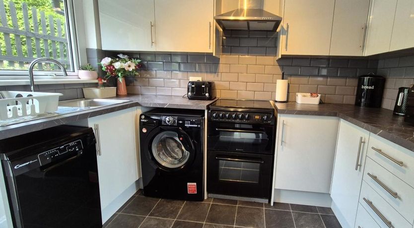 Photo of 2 Bed in Ilfracombe