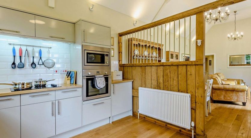 Photo of 2 Bed in Winterborne Zelston