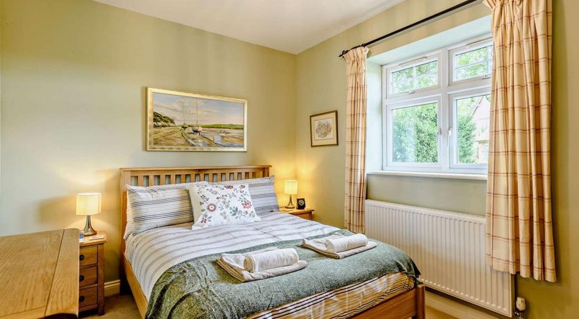 Photo of 2 Bed in Winterborne Zelston