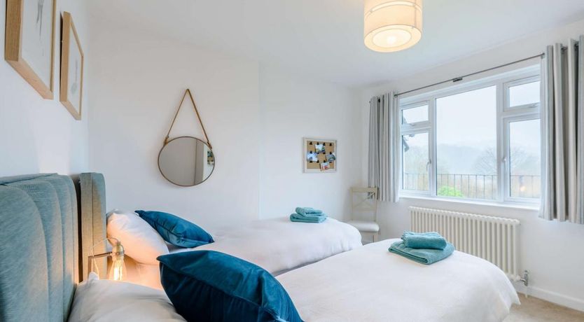 Photo of 4 Bed in Combe Martin