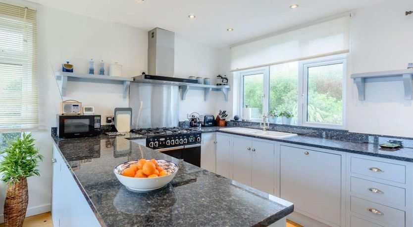 Photo of 4 Bed in Combe Martin