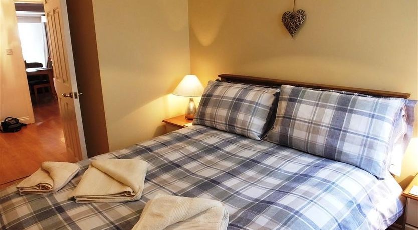 Photo of 2 Bed in Tenby