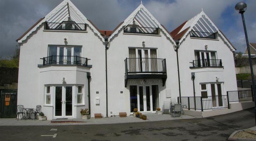 Photo of 2 Bed in Tenby