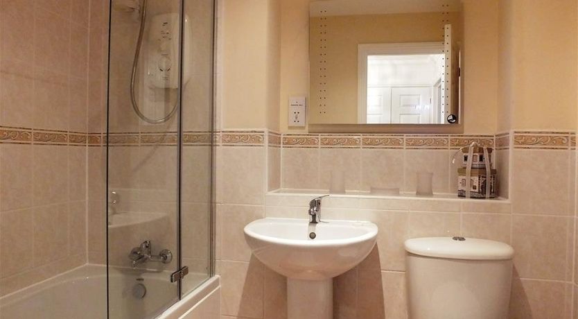 Photo of 2 Bed in Tenby