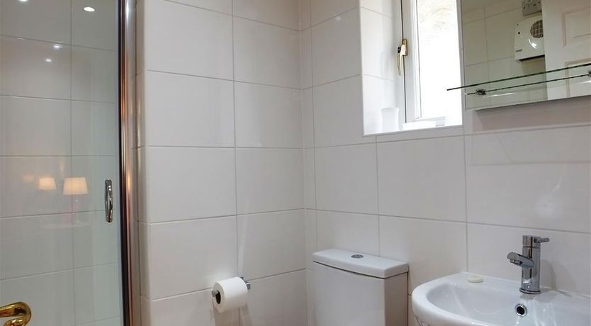 Photo of 2 Bed in Tenby