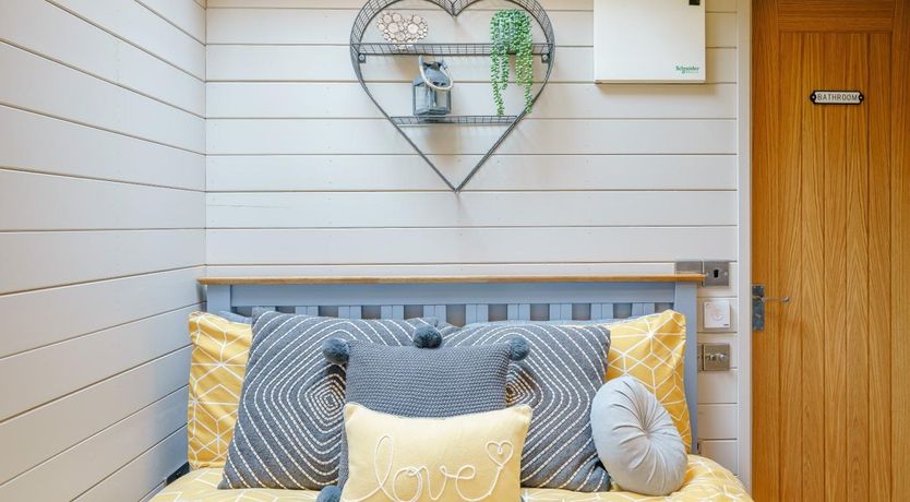 Photo of 1 Bed in Abergavenny