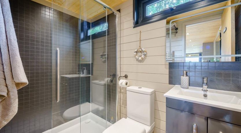 Photo of 1 Bed in Llanddewi Rhydderch