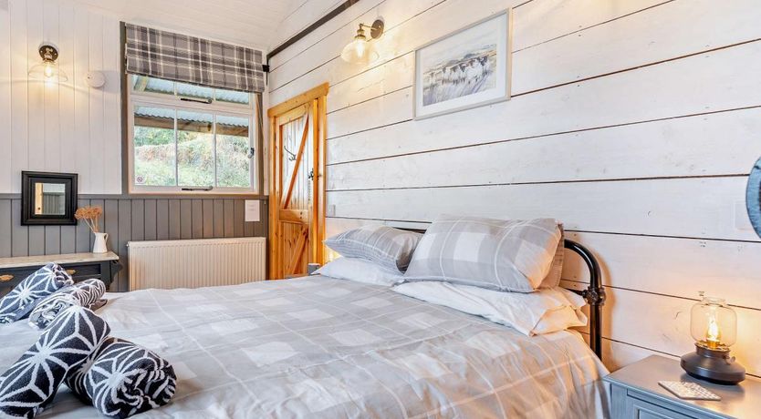 Photo of 2 Bed in Pantygelli