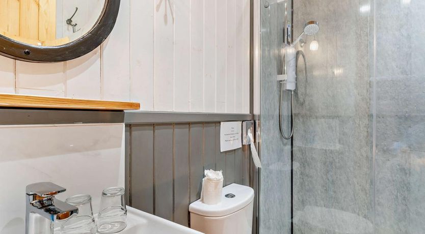 Photo of 2 Bed in Pantygelli