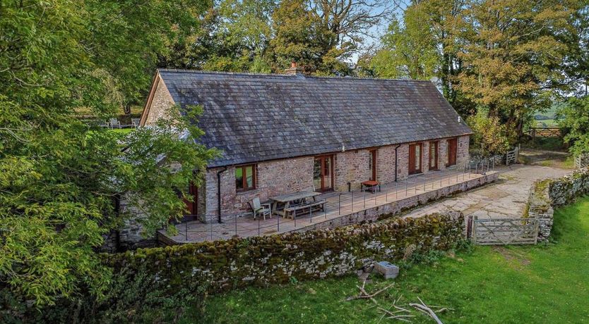 Photo of 4 Bed in Cantref