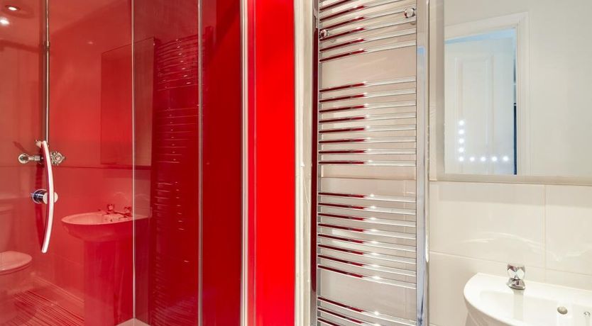 Photo of 6 Bed in Lamplugh