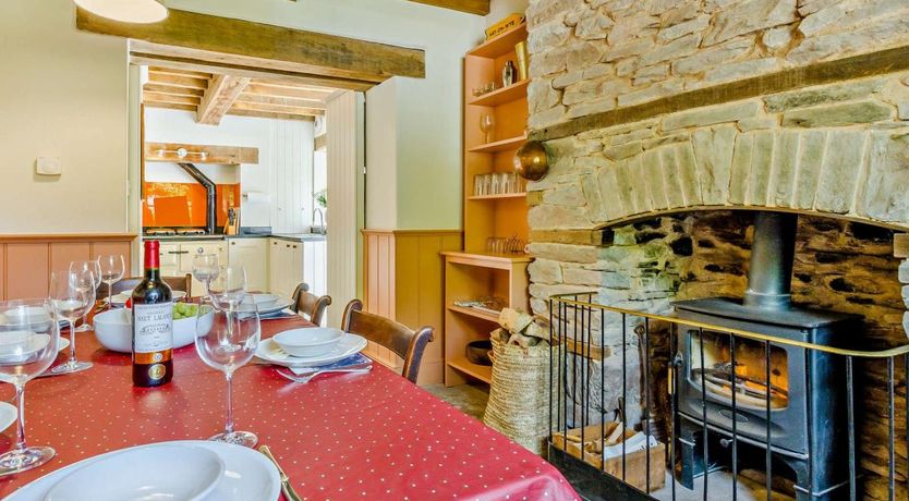 Photo of 4 Bed in Hay-on-Wye